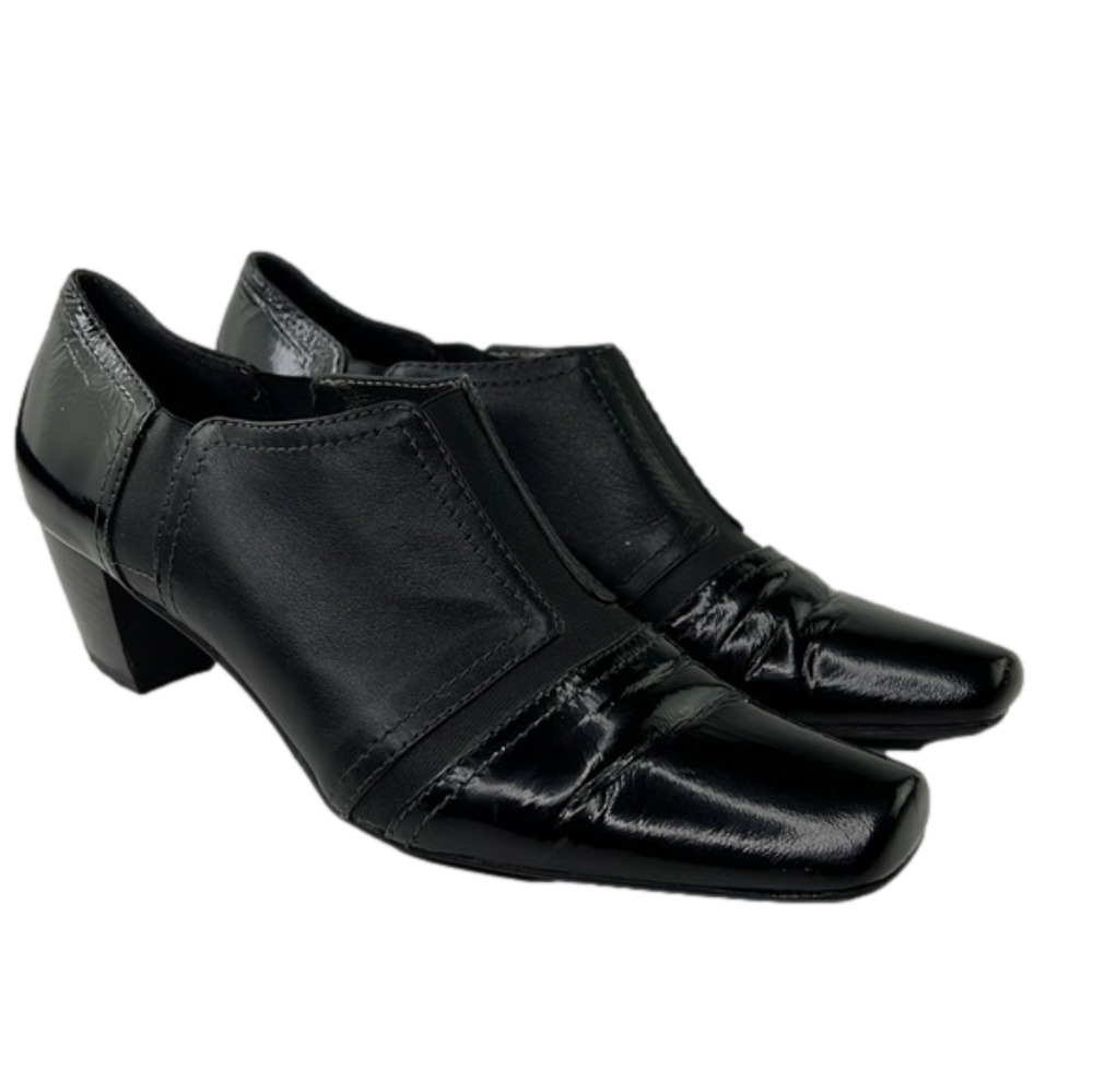 Roberto Capucci black leather booties